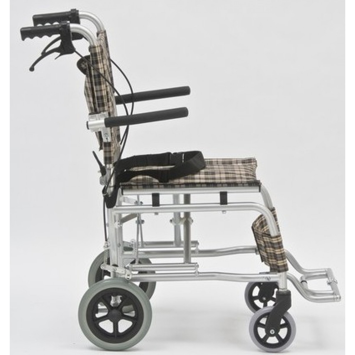 Кресло-каталка для инвалидов 